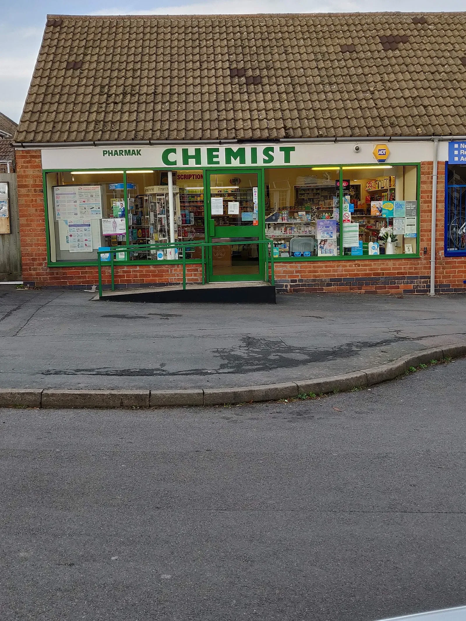 Pharmak Chemist